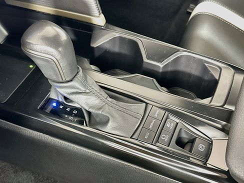 Used 2025 Toyota Camry SE FWD image 24