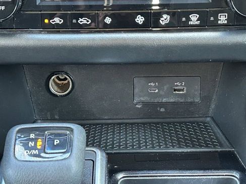 Used 2022 Nissan Pathfinder SV image 17