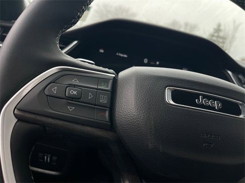 New 2025 Jeep Grand Cherokee L Limited image 14