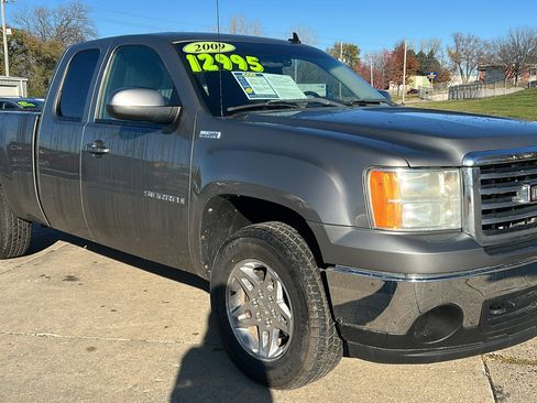 Used 2009 GMC Sierra 1500 SLE w/ All-Terrain Package image 4