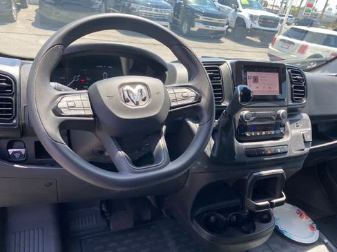 Used 2025 RAM ProMaster 2500 w/ Convenience Group FWD image 11