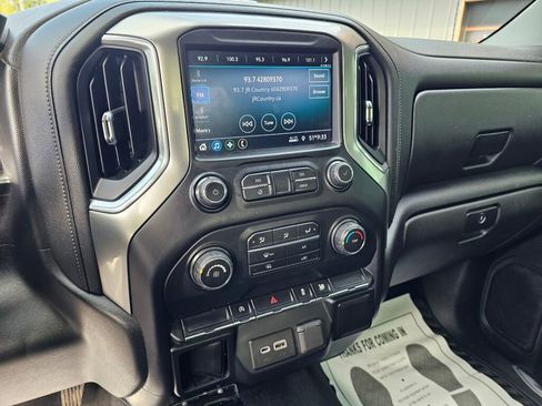 Used 2020 Chevrolet Silverado 1500 LT image 31