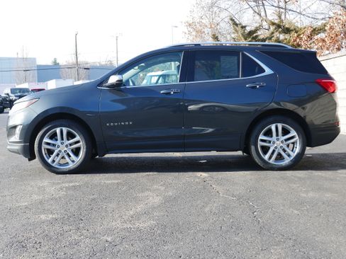 Used 2020 Chevrolet Equinox Premier image 3
