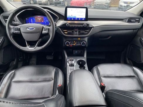 Used 2022 Ford Escape Titanium image 5