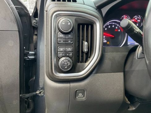 Used 2019 Chevrolet Silverado 1500 RST image 9