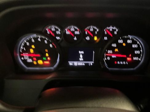 Used 2023 Chevrolet Silverado 1500 Custom image 6