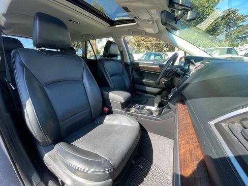 Used 2017 Subaru Outback 2.5i Limited image 44