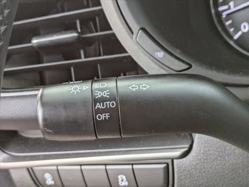 Used 2022 MAZDA MAZDA3 s image 10