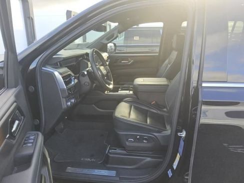 Certified 2025 GMC Yukon XL Denali AWD/4WD image 3