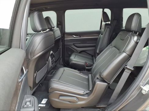 New 2025 Jeep Grand Cherokee L Limited w/ Trailer Tow Package AWD/4WD image 9