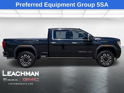 Used 2021 GMC Sierra 2500 Denali w/ Denali Black Diamond Edition AWD/4WD image 2