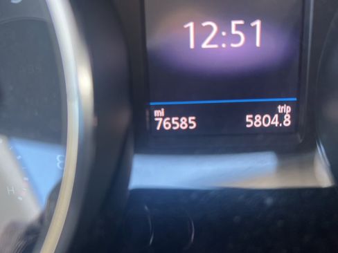 Used 2019 Volkswagen Tiguan SE w/ Panoramic Sunroof Package image 11