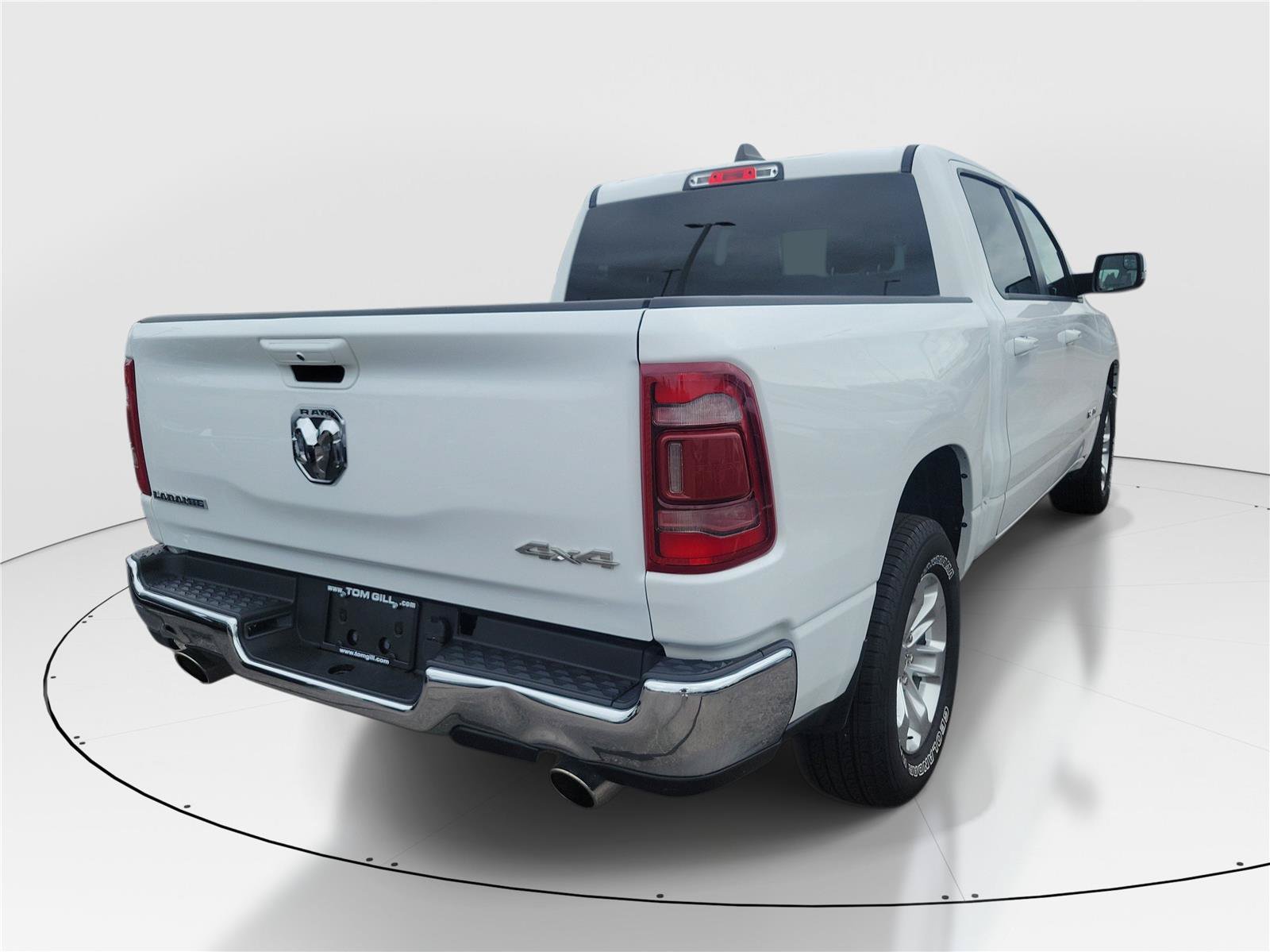 Used 2024 RAM 1500 Laramie AWD/4WD image 4