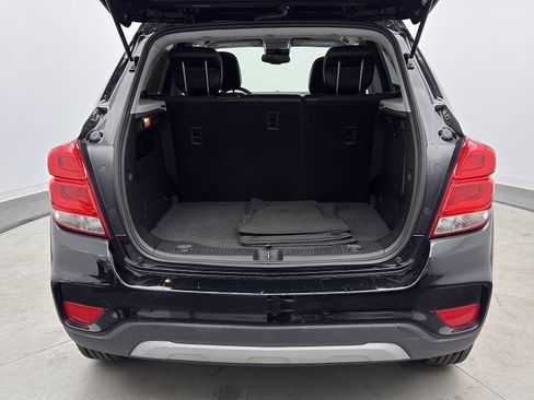 Used 2020 Chevrolet Trax LT w/ LT Convenience Package image 29