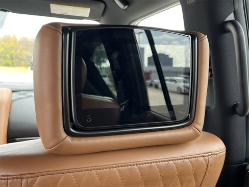 Used 2022 INFINITI QX80 Sensory w/ Cargo Package image 27