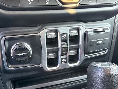 Used 2019 Jeep Wrangler Unlimited Sahara w/ Safety Group image 29