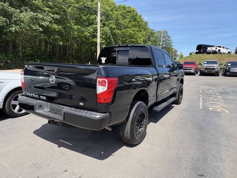 Used 2017 Nissan Titan S RWD image 6
