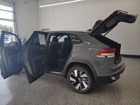 New 2026 Volkswagen Atlas Cross Sport SE image 20