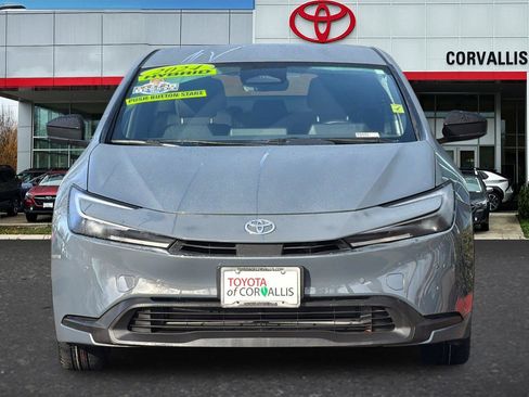 Used 2024 Toyota Prius LE image 9