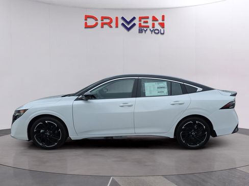 New 2026 Nissan Sentra SR w/ SR Premium Package FWD image 2