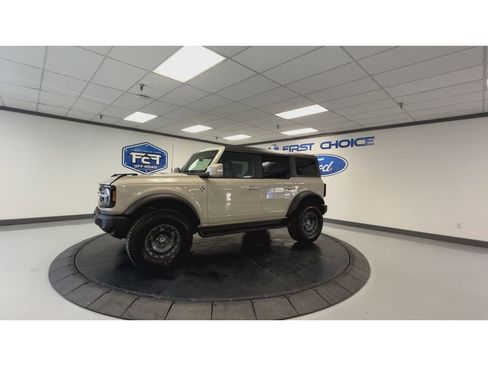 New 2025 Ford Bronco Outer Banks w/ Sasquatch Package image 6