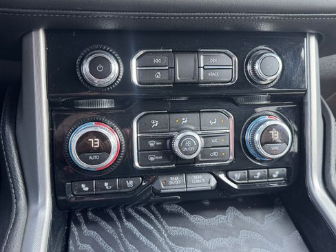 Used 2024 GMC Yukon XL Denali AWD/4WD image 25
