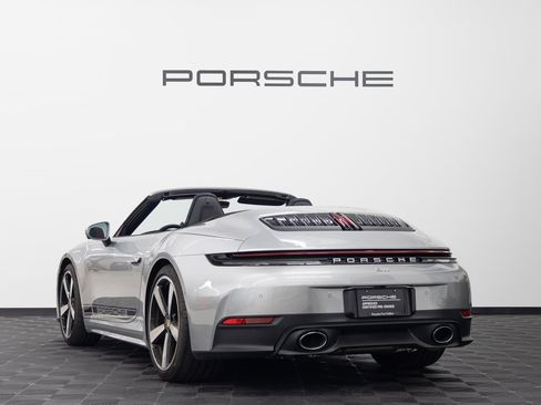 Certified 2025 Porsche 911 Carrera image 3