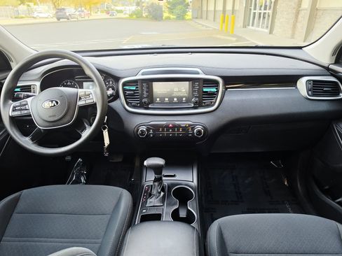 Used 2020 Kia Sorento L image 13
