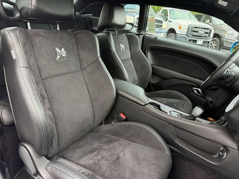 Used 2019 Dodge Challenger R/T Scat Pack w/ Dynamics Package RWD image 18