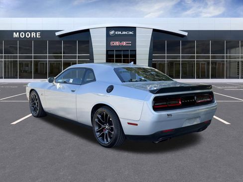 Used 2022 Dodge Challenger R/T Scat Pack RWD image 5