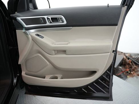 Used 2013 Ford Explorer XLT image 50