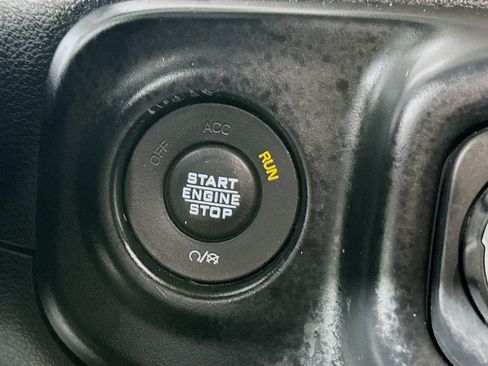 Used 2020 Jeep Wrangler Unlimited Sport S image 19