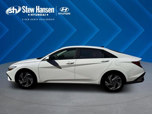New 2026 Hyundai Elantra Limited FWD image 3