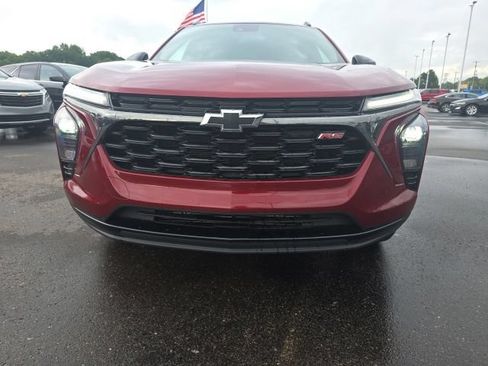 Used 2025 Chevrolet Trax RS w/ Driver Confidence Package FWD image 19