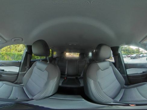 Used 2025 Chevrolet Trax LT w/ LT Convenience Package FWD image 42