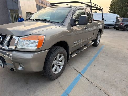 Used 2009 Nissan Titan SE w/ SE Max Utility Pkg AWD/4WD image 2