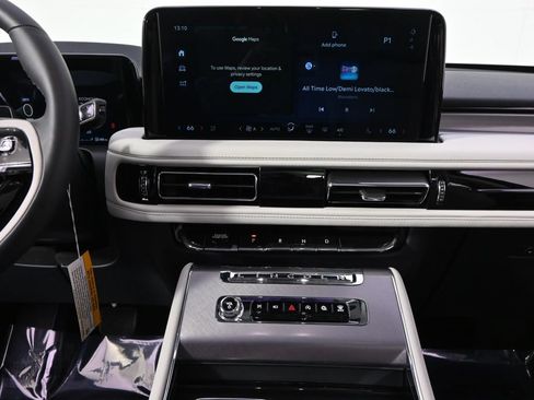New 2026 Lincoln Aviator AWD w/ Jet Appearance Package image 27