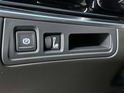 Certified 2024 Cadillac XT6 Luxury image 19