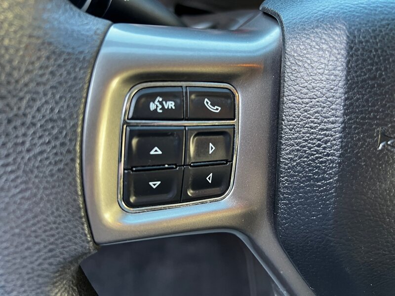 Used 2022 RAM 1500 Classic SLT AWD/4WD image 18