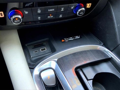 Used 2022 Buick Enclave Essence image 35