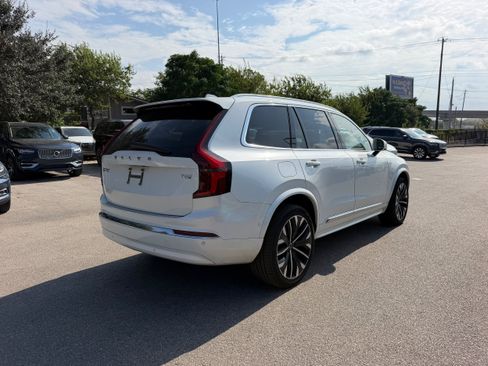 Certified 2025 Volvo XC90 T8 Ultra AWD/4WD image 5