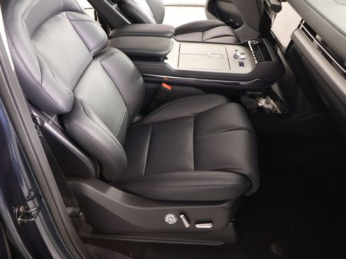 New 2026 Lincoln Navigator Premiere AWD/4WD image 14