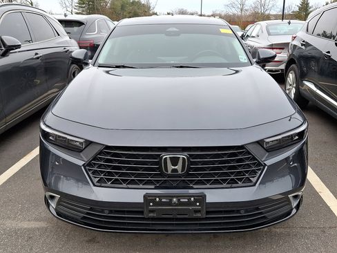 Used 2025 Honda Accord Touring image 3