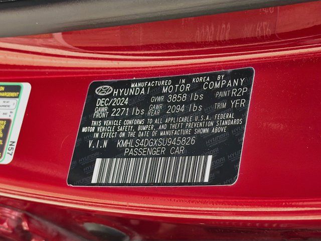 Certified 2025 Hyundai Elantra SEL FWD image 31