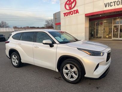 Used 2023 Toyota Highlander L