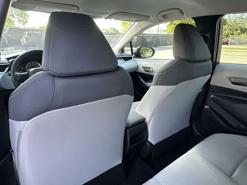 Used 2022 Toyota Corolla LE FWD image 23