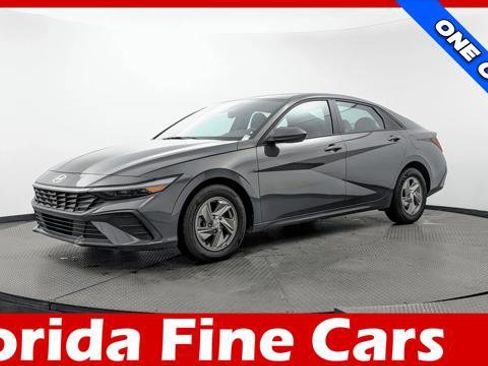 Used 2024 Hyundai Elantra SE FWD image 1