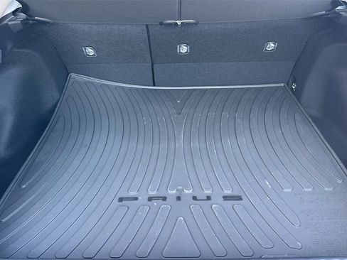 New 2026 Toyota Prius SE image 15