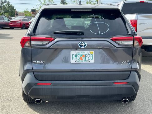 Used 2024 Toyota RAV4 XLE image 5