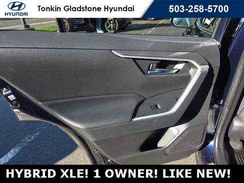 Used 2020 Toyota RAV4 XLE image 26